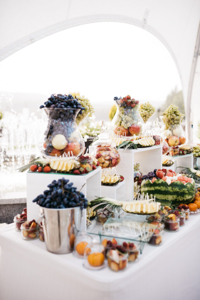 Obstbuffet als Hochzeitsessen für Kinder